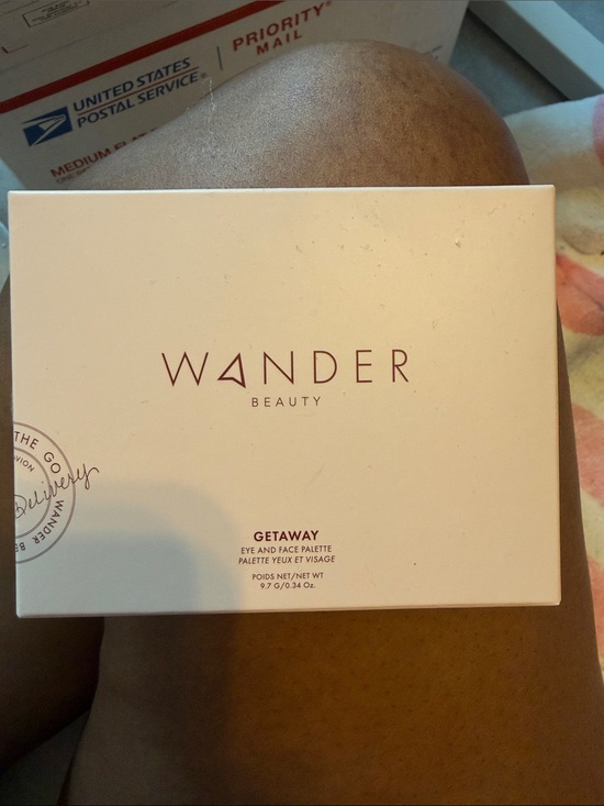 Wander Beauty Other - Wander Beauty Getaway Palette — Soft Pink Packaging- getaway 
Eye nd face
